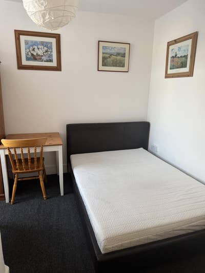 Large Room to Rent at New Malden KT3 Main Photo