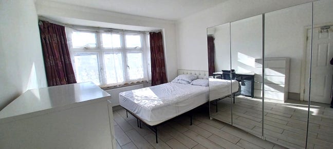 2 Bedrooms Southall – &pound;800 Per Room / &pound;1400 Total Main Photo