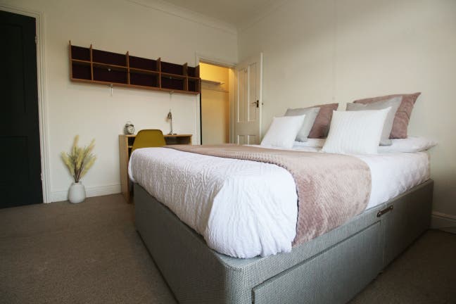 💎 Newly Furnished Double Room | Prime Central Loca Main Photo