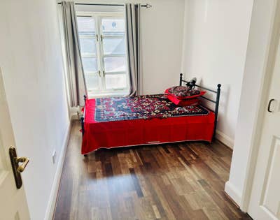 1 double bedroom to rent for single professional  Main Photo