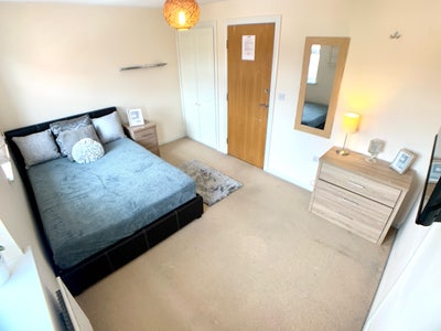 Large Double room professional houseshare Main Photo