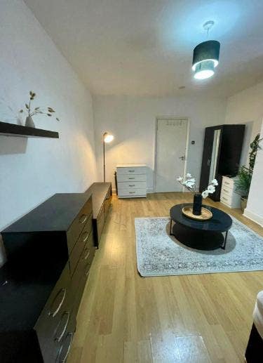 Lovely Affordable Bills Inclcuded Main Photo