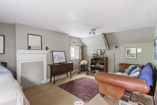 A Peaceful Household with Space to Breathe Upper S Main Photo