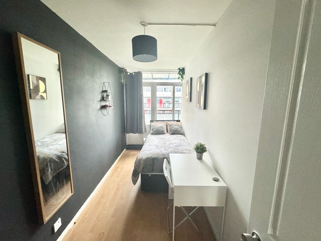 2 Co-Living Accomodation in Chelsea Cleanings Incl Main Photo