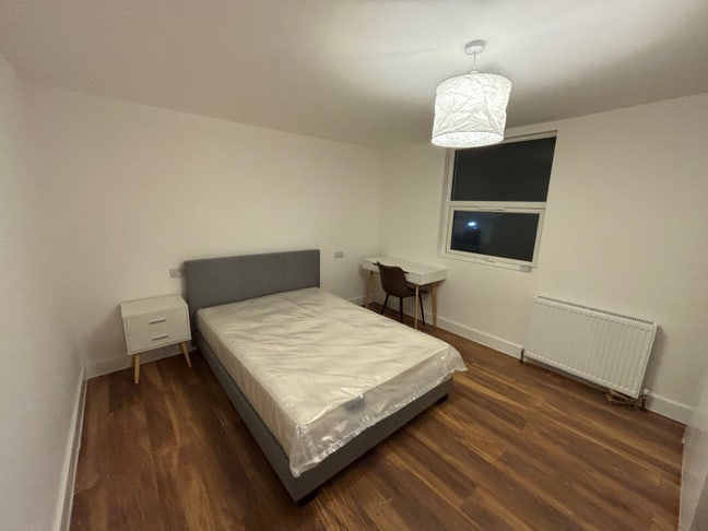 Double bedroom near reading town and Uni Main Photo