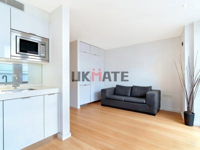 Ontario Tower nice studio Main Photo