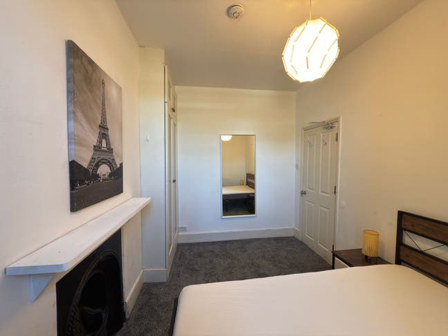 Lovely double, Sheperds Bush, single occupancy  Main Photo