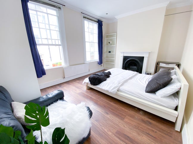 ✨ Cozy and Comfortable Room Available 🏠 Main Photo