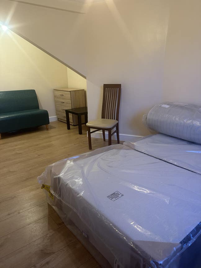 Best location brand new stylish double new bed Main Photo