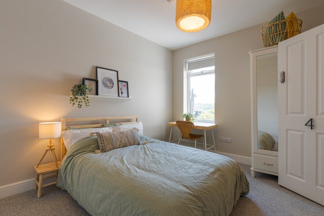 En-Suite Double Bedroom - 10Th May - inc Bills Main Photo