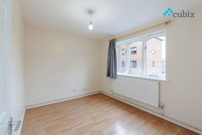 3 Bedroom Flat to Rent in SE8 Main Photo