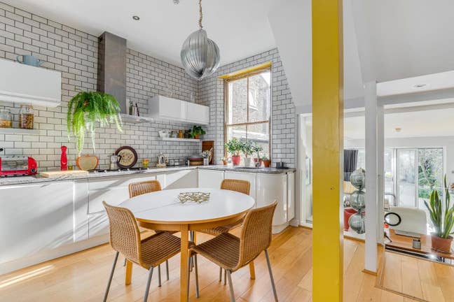 3 Bed 3 Bath with Patio Finsbury Park Main Photo