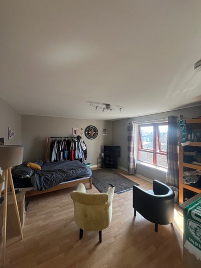 Room to rent  Main Photo