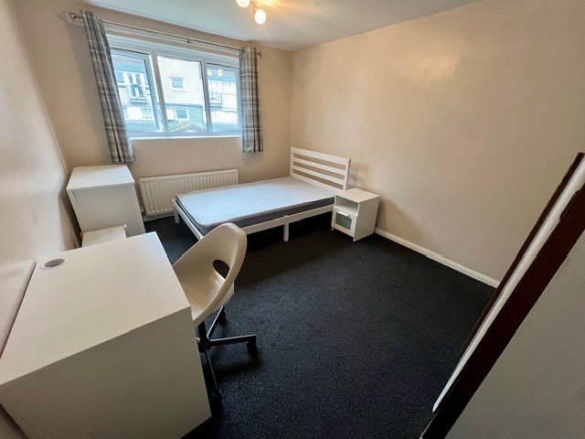 2 spacious rooms in lovely house - Stratford Main Photo