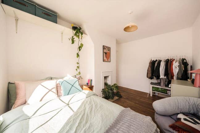Bright Double Room 2 mins from Broadway Market Main Photo