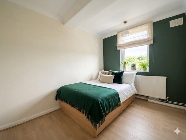 💥DEAL: Short Term Stays in E14 - Huge Discounts!! Main Photo
