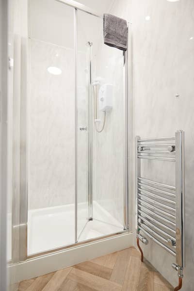 Beautiful house share available - NR4 Fountains rd Main Photo