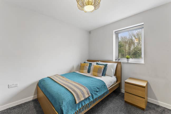 Super Affordable Double Room in PE2 Main Photo