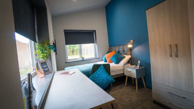 🏡 All-inclusive, fully furnished En-suite Main Photo