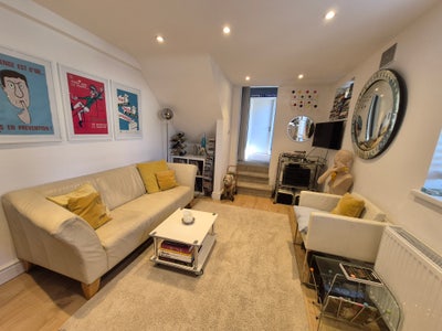 Double in quirky mews house close Highgate tube Main Photo