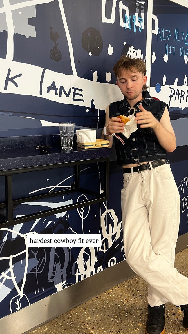 Friendly 23 y/o looking for a room in Brighton! Main Photo