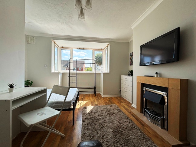 Available - Stylish Double Bedrooms In Bolton Main Photo