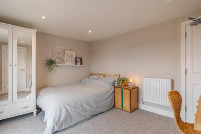 Double En-Suite Bed bills inc new build 1st June Main Photo