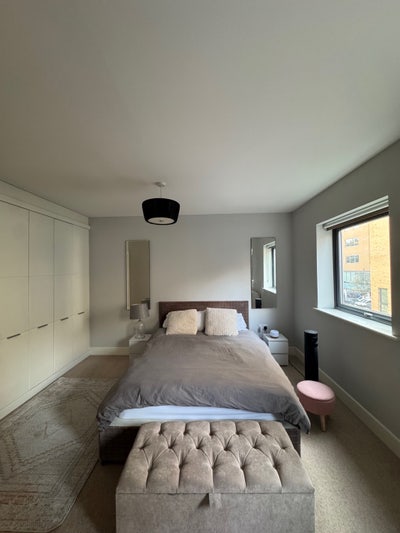 Spacious En-suite in Ealing Available from May Main Photo