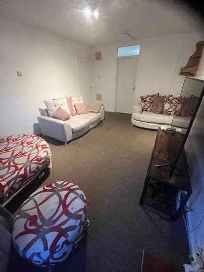 New double room in a two bed flat  Main Photo