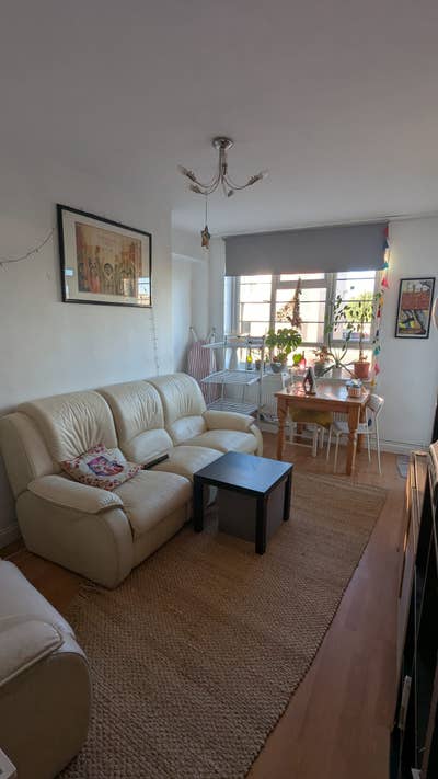 3 bedroom flat available to rent in Hoxton Main Photo