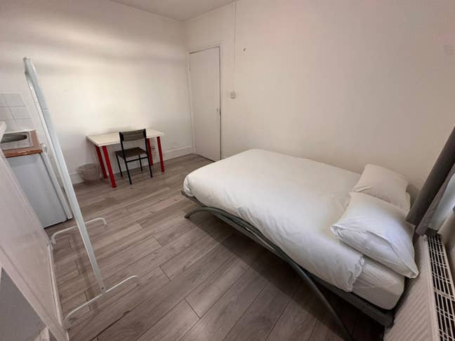Best Rooms in Kilburn Bills Weekly Cleaner   Main Photo