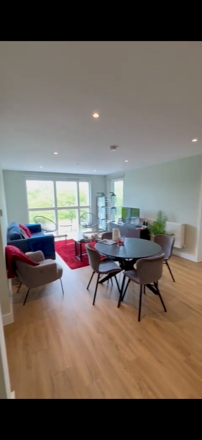 Double room with ensuite / Enigma Square / May Main Photo