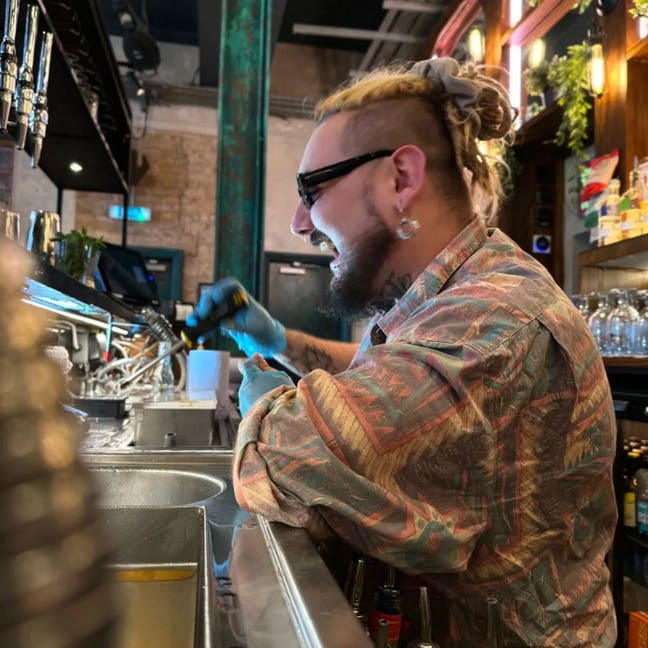 Looking for long term room rent - ASAP Main Photo