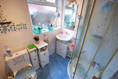 Ground floor, bright 2bedroom flat with big garden Main Photo