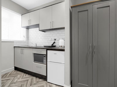 Sleek Property in Milton Road PE2 Main Photo