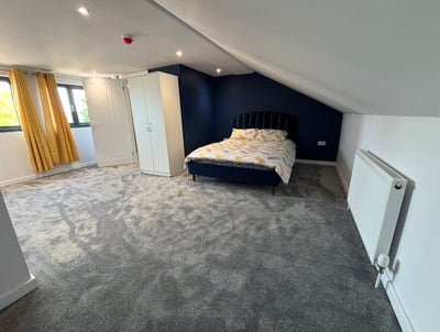Lovely room for rent, fast Wifi, town Centre Main Photo