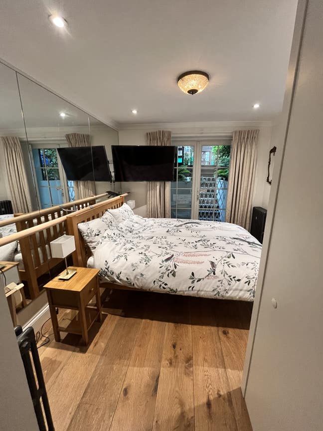 Elegant self-contained flat in Kensington Olympia Main Photo