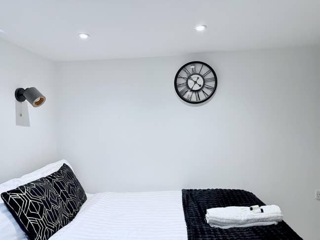 Ensuite Room Main Photo