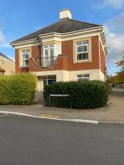 Beautifully Presented En-Suite Double Room Main Photo