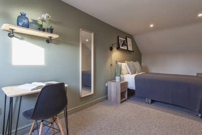 Large garden room with private ensuite (Brook) Main Photo