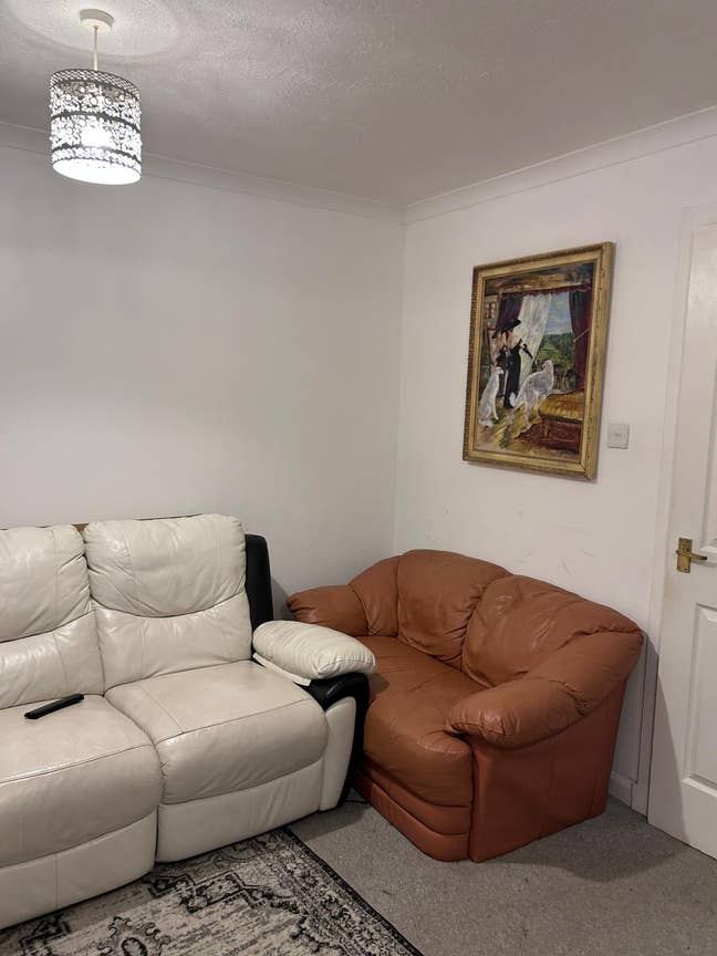 Monthly rental in a quiet convenient spot Main Photo