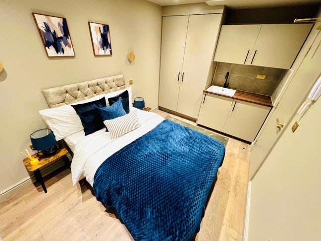 🛏️ Self-Contained Studios to Let in Stamford Hill  Main Photo