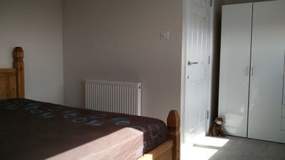 Double bedroom with private bathroom. Main Photo