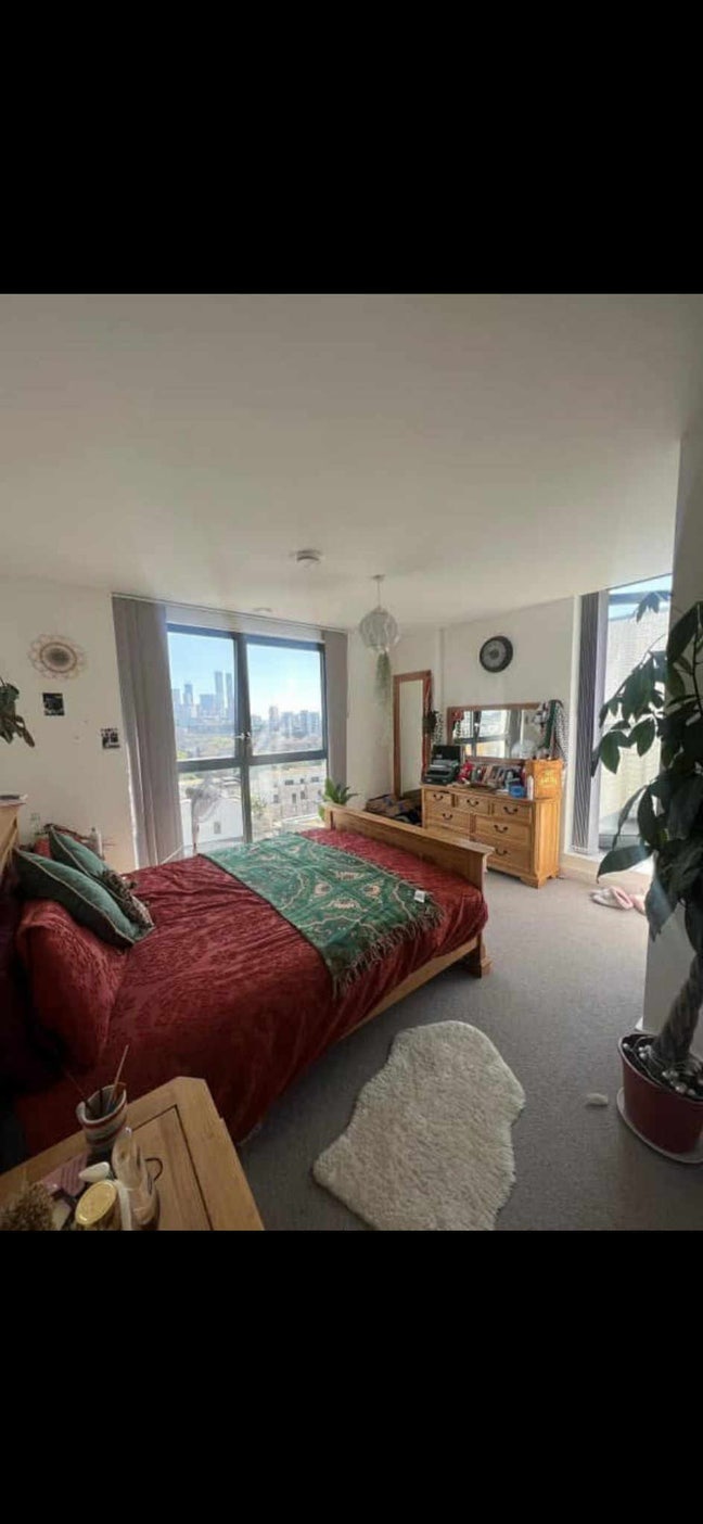 Small double available NOW in penthouse apartment  Main Photo
