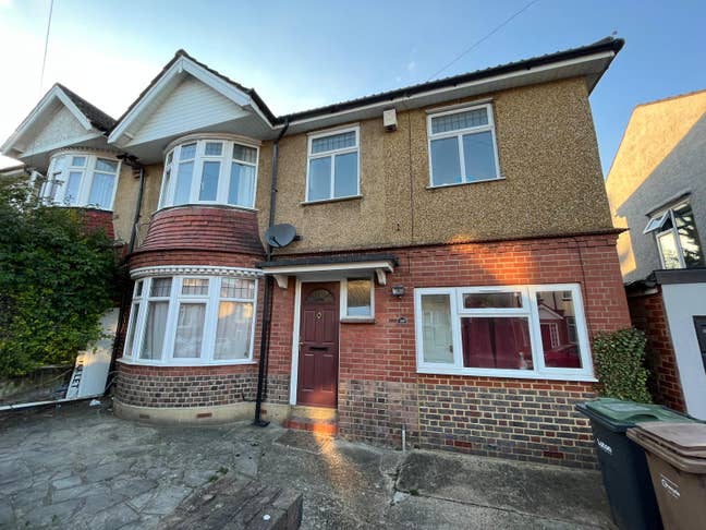 5 bedroom house, looking for families Main Photo