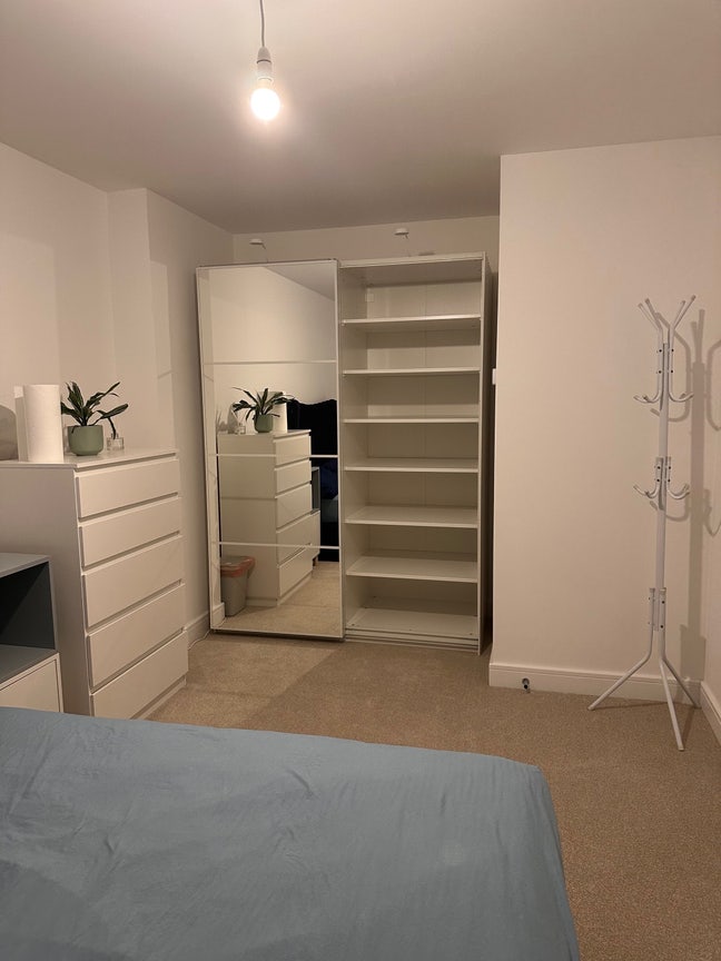 Premium Furnished Double Room with Queen Bed Main Photo