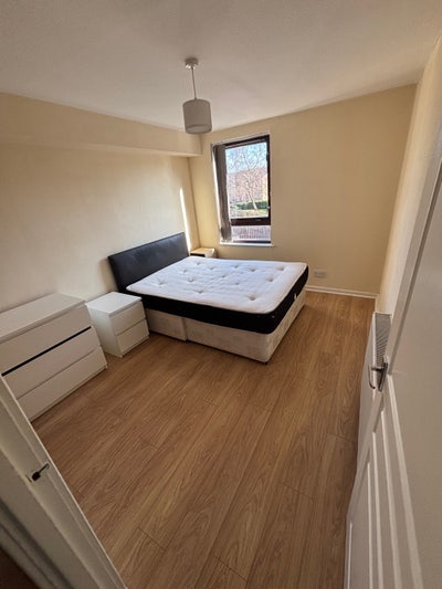 1 Bed Available to Rent in 2 Bed Flat Main Photo