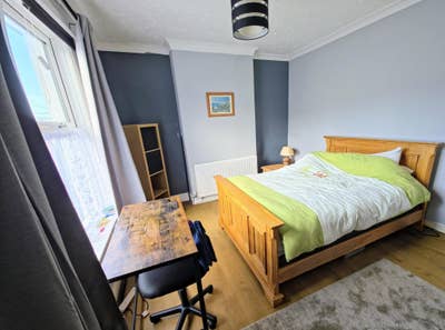 Large fully furnished double room in quite road Main Photo