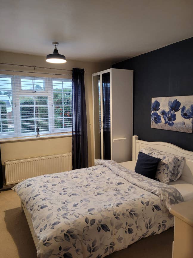 Ensuite double Main Photo