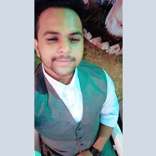 Professional Male seeks a single or double room Main Photo